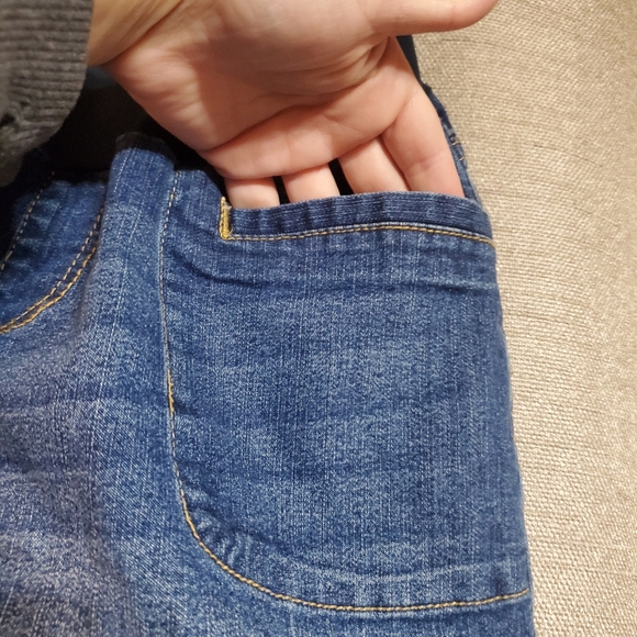 Oh Baby by Motherhood Jean Shorts Denim Blue with pockets Stretch Belly Size S - Picture 4 of 7